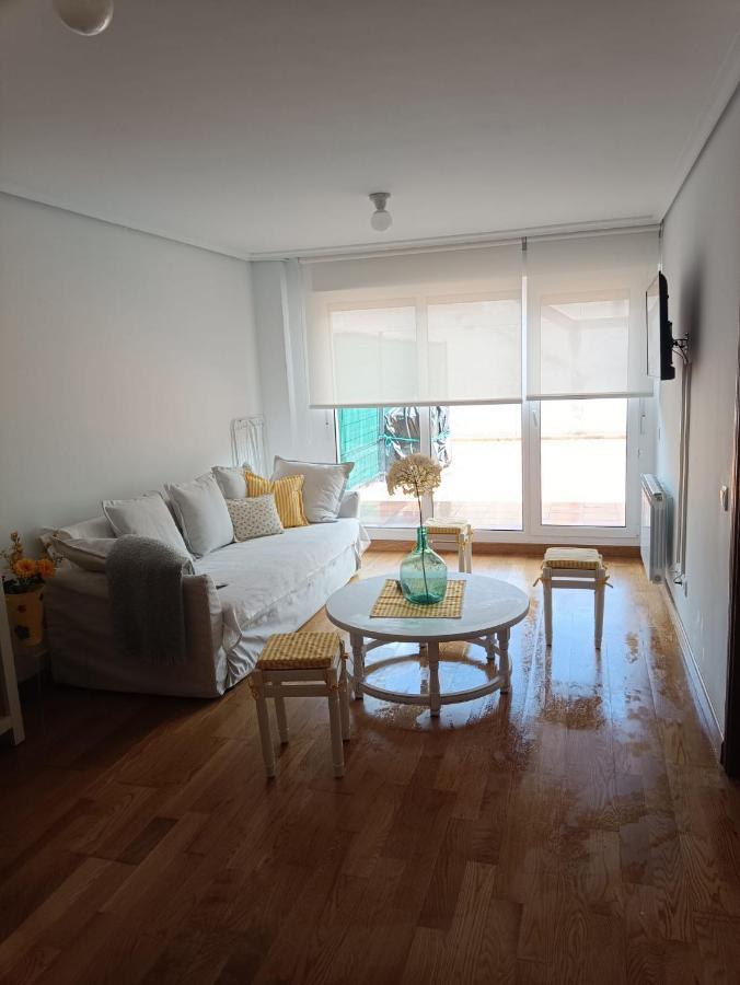 Apartamento Con Terraza Comillas Exterior photo